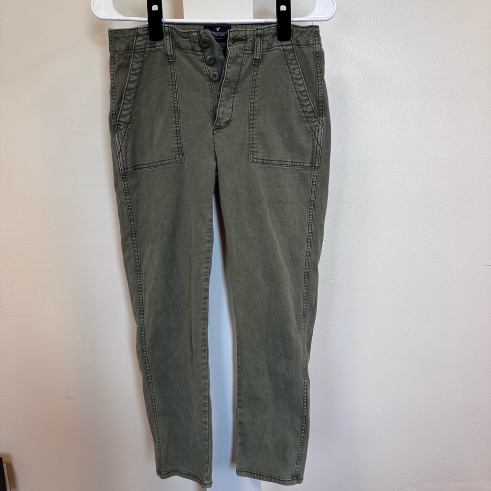 Women’s American Eagle Outfitters Green Cargo Pants